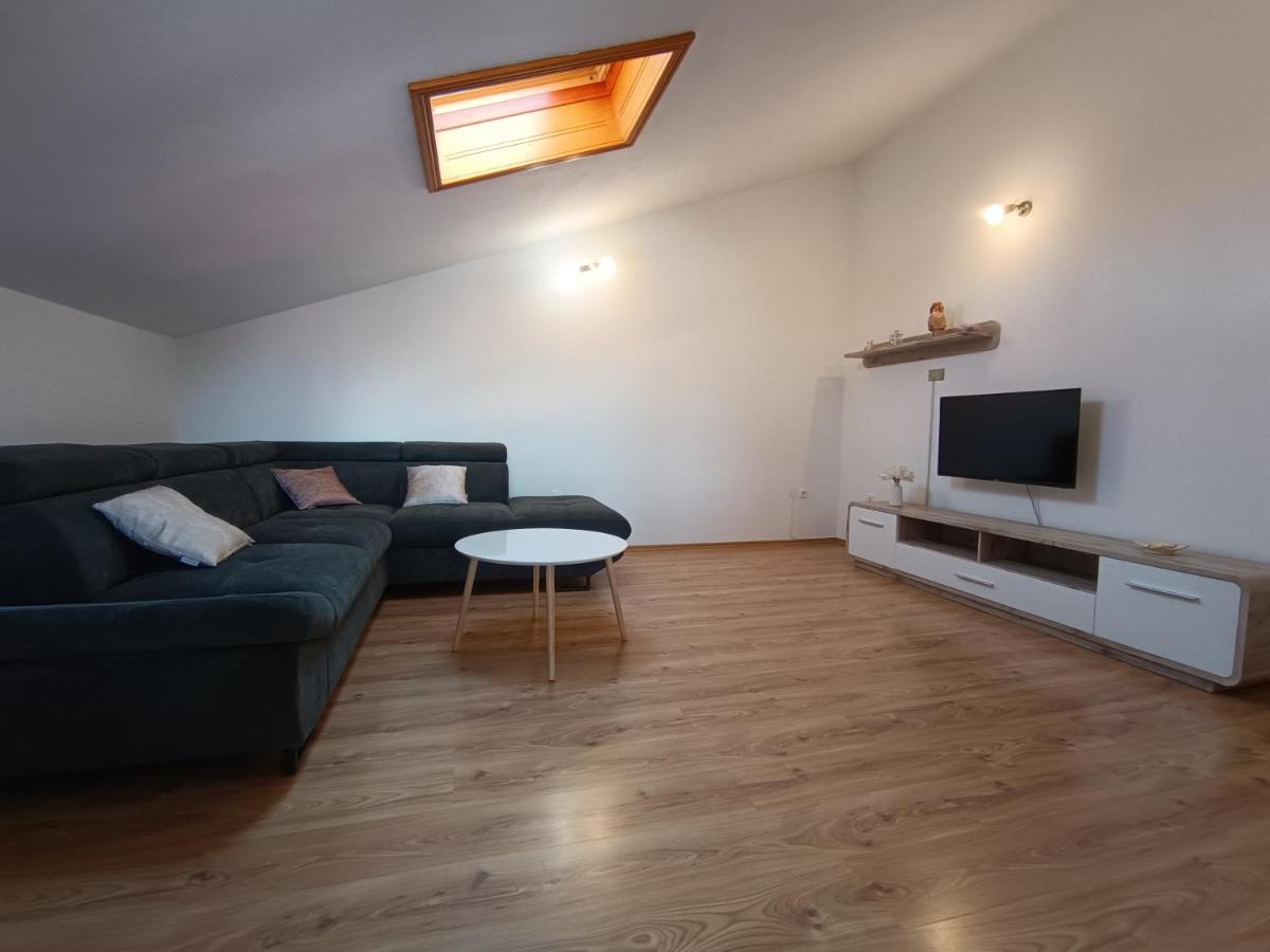 Apartman Sintic Krk Town Buitenkant foto