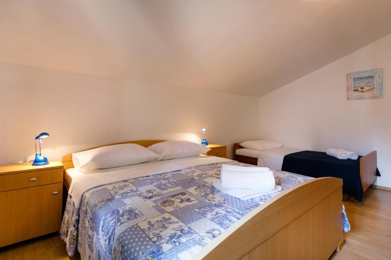 Apartman Sintic Krk Town Buitenkant foto