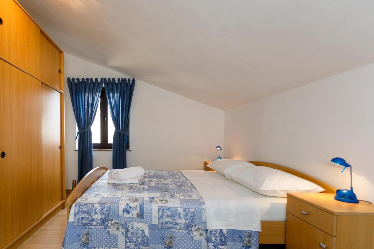 Apartman Sintic Krk Town Buitenkant foto