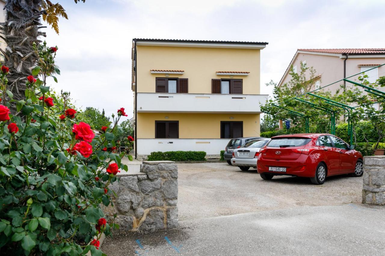 Apartman Sintic Krk Town Buitenkant foto